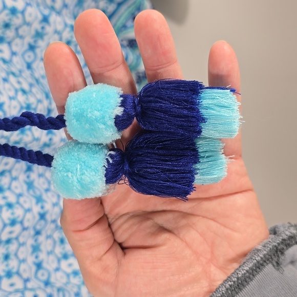 {Cabana Life} Aruba Blues Tassel Blouse - Size Large - Picture 10 of 17